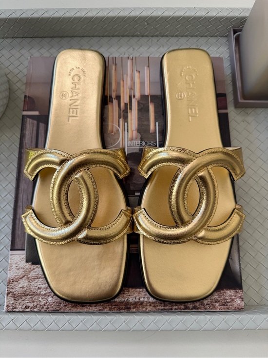 CHANEL Shoes - Chanel SS 26 Blazy Gold Crackled Leather CC Logo Slides Flat Mules Sandals 41